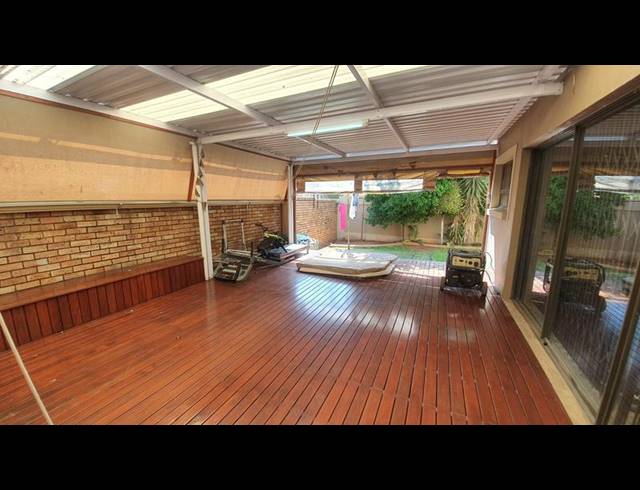 4 BEDROOM HOUSE FOR SALE IN ROSE ACRES ESTATE